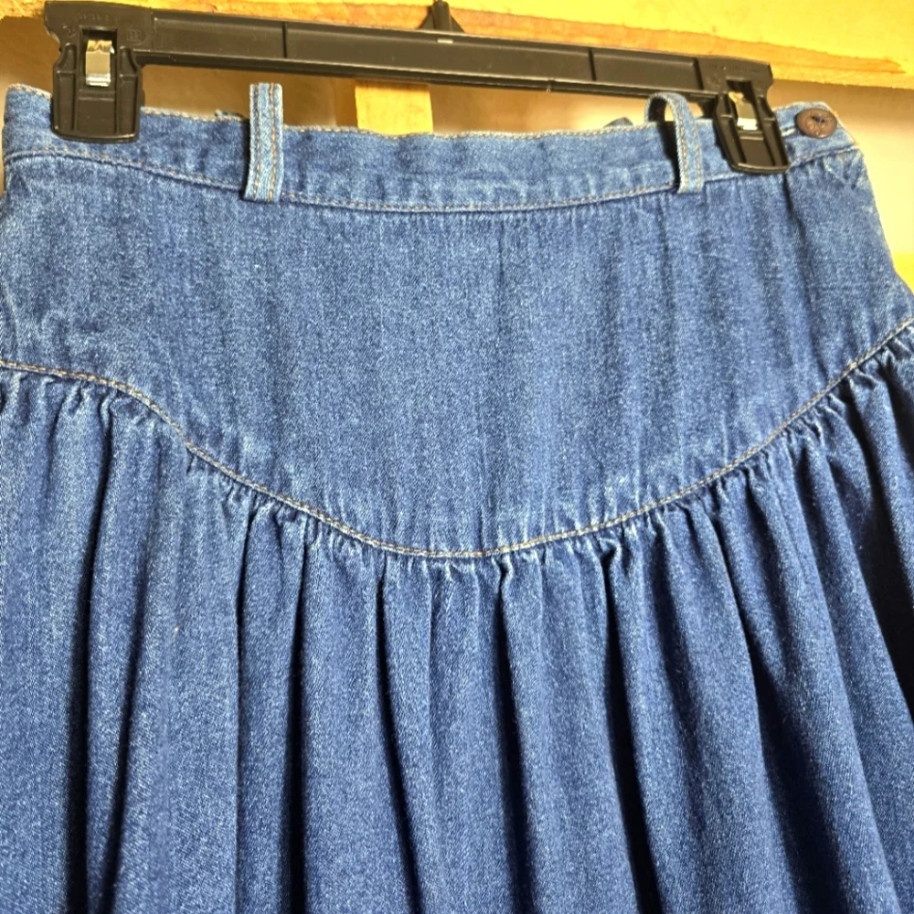 Bon Bon Vintage Denim Gathered Tiered Skirt Size:S/M Color:Blue - Picture 3 of 9